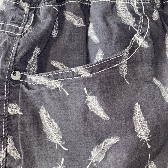 Howe  Los Angeles No 65 Creative Workforce Men's Shorts - Picture 4 of 8